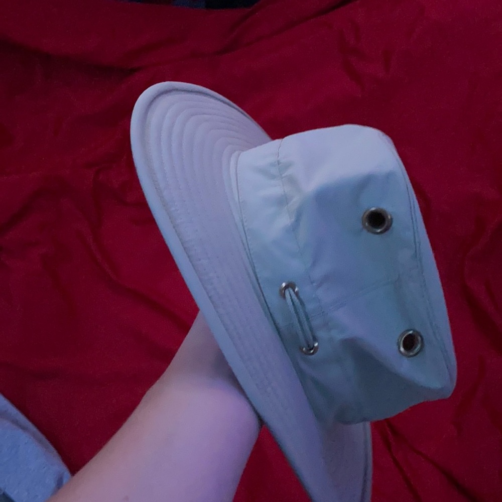 Weird fishing hat thing